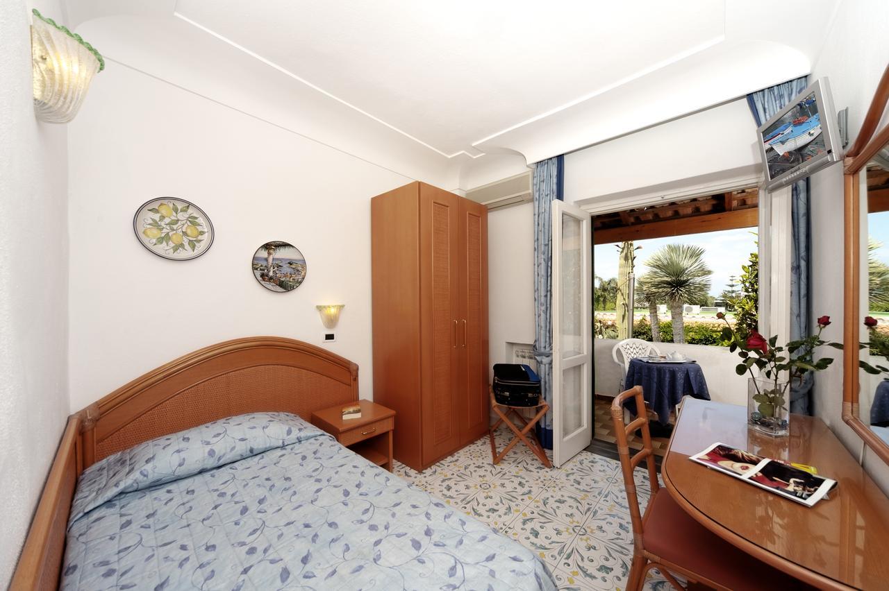 Park Hotel Terme Mediterraneo Forio  Room photo